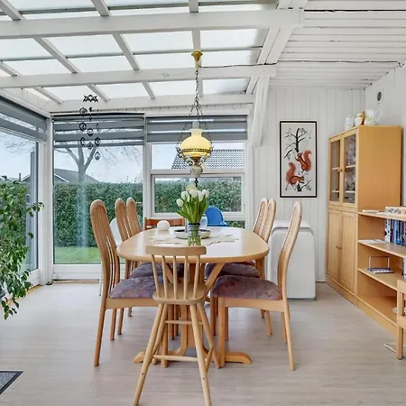 Stunning In With Kitchen Holiday home
